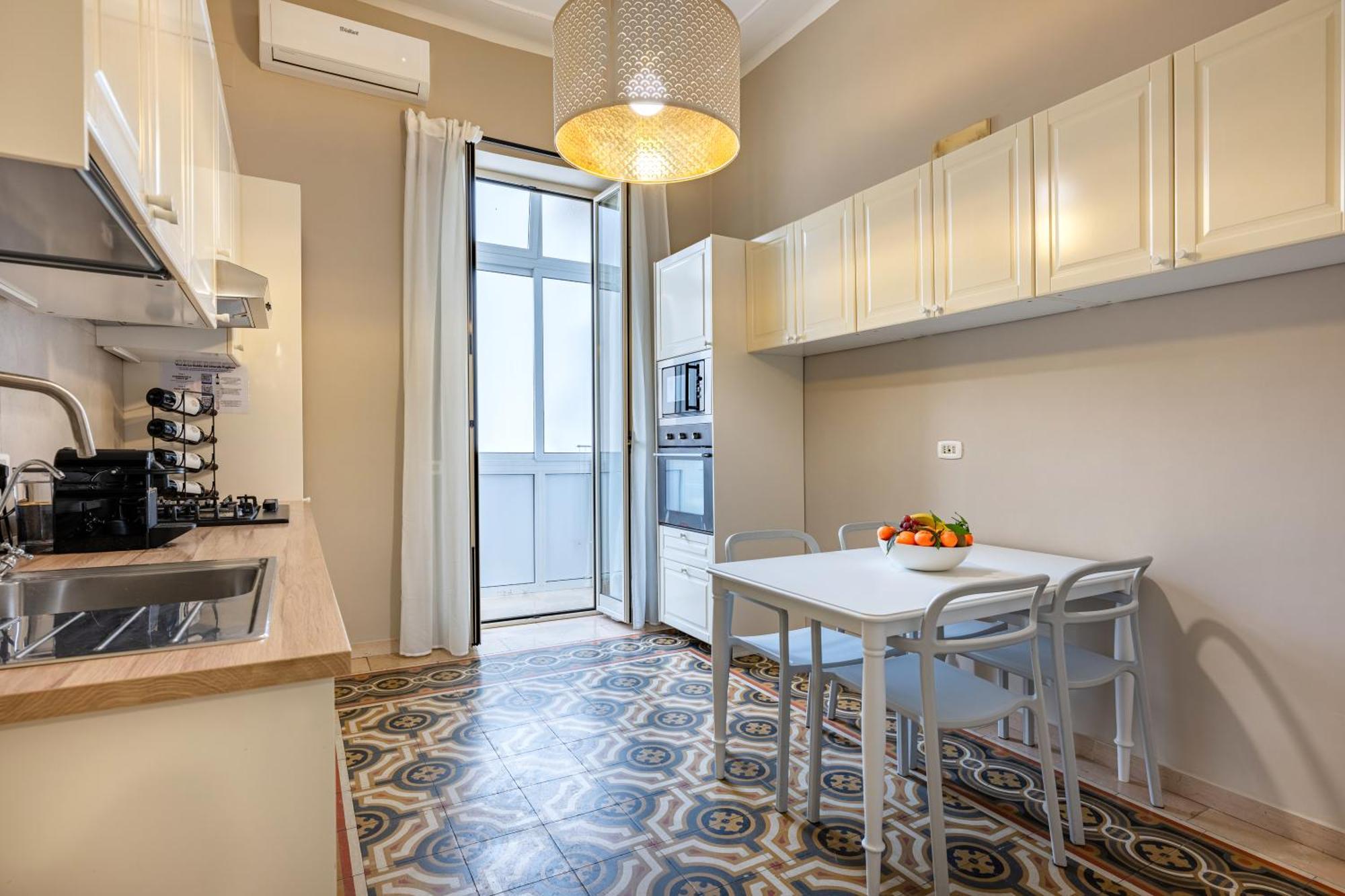 100Mq Maison Paradise - Central & Elegant Apt Bari Exteriör bild